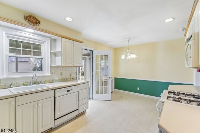 59 Pershing Rd, Clifton City, NJ 07013