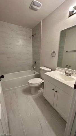 252 SW 3rd ST, Cape Coral, FL 33991