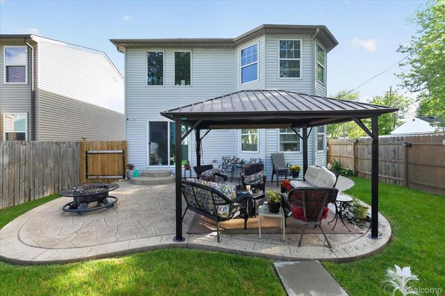15934 Athens Avenue, Clinton Charter Township, MI 48035