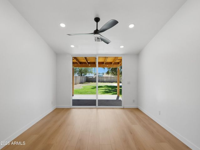 6875 E KINGS Avenue, Scottsdale, AZ 85254