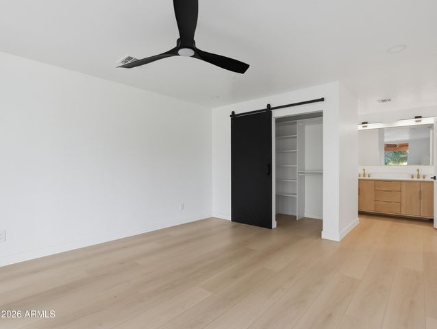 6875 E KINGS Avenue, Scottsdale, AZ 85254