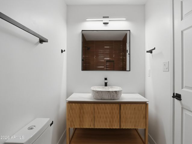 6875 E KINGS Avenue, Scottsdale, AZ 85254