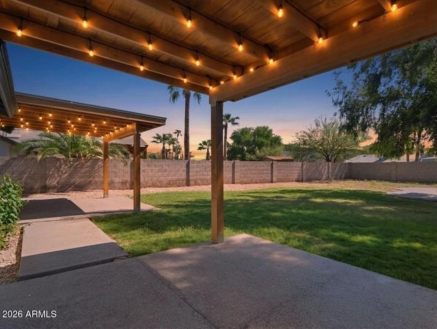 6875 E KINGS Avenue, Scottsdale, AZ 85254
