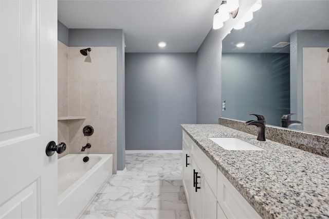 3824 S Timberline Drive, Fort Worth, TX 76119