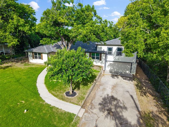3824 S Timberline Drive, Fort Worth, TX 76119