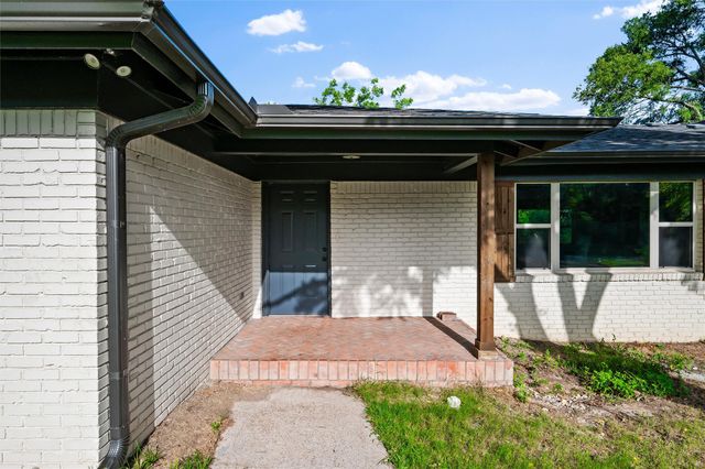 3824 S Timberline Drive, Fort Worth, TX 76119