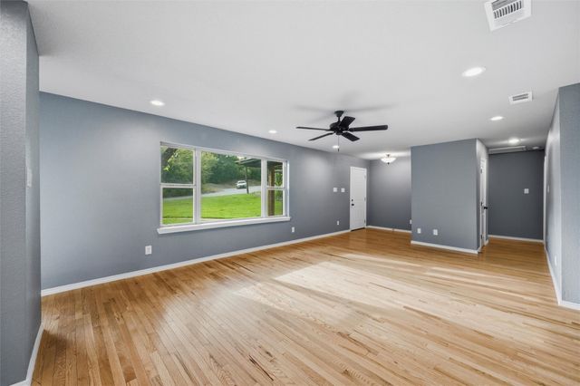 3824 S Timberline Drive, Fort Worth, TX 76119