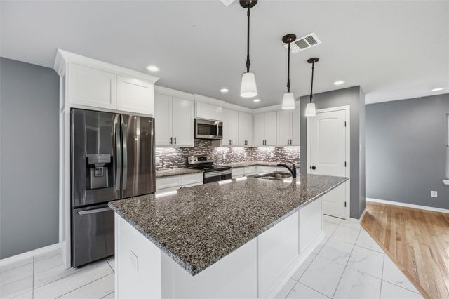 3824 S Timberline Drive, Fort Worth, TX 76119