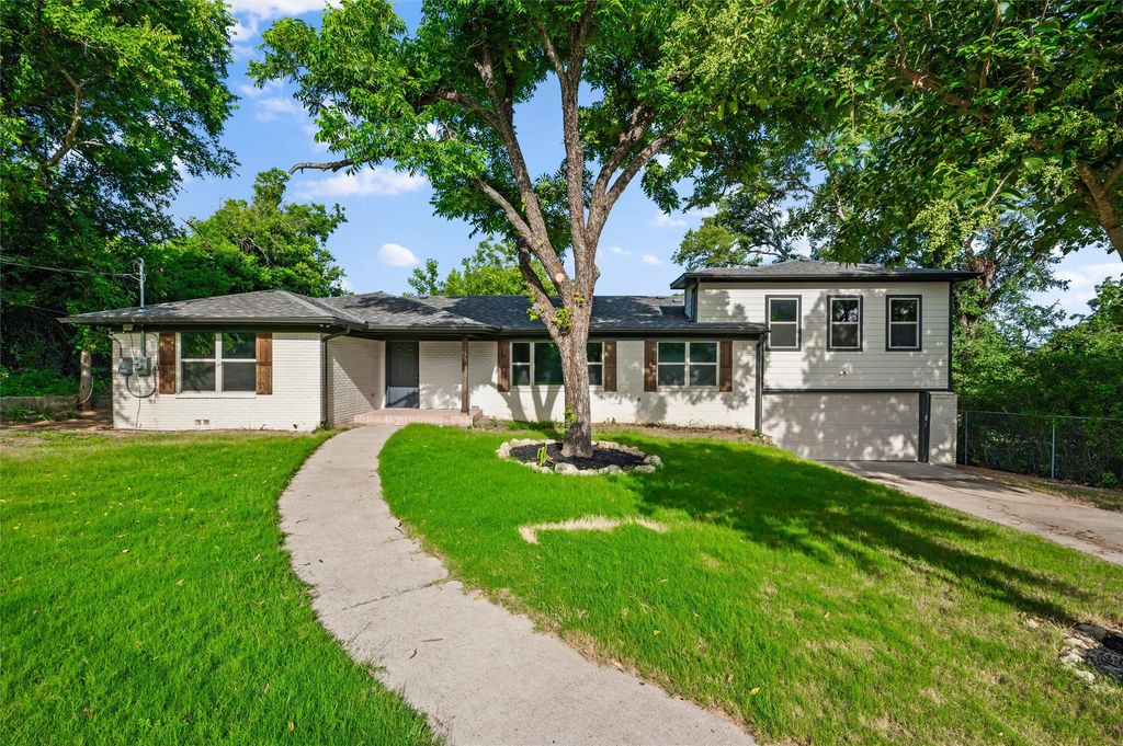 3824 S Timberline Drive, Fort Worth, TX 76119