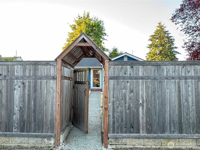 5005 N 30th Street, Tacoma, WA 98407
