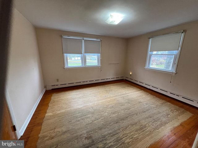 3183 BEDMINSTER RD, Ottsville, PA 18942