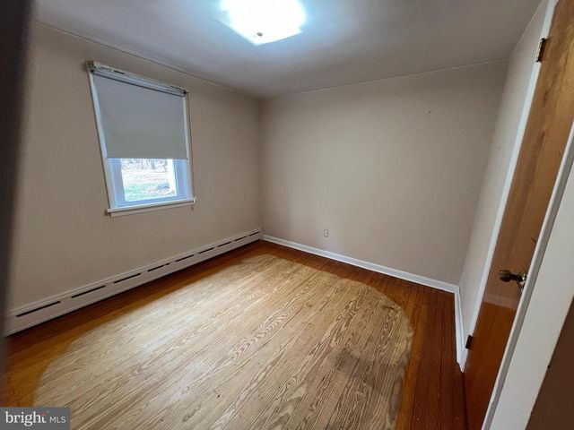 3183 BEDMINSTER RD, Ottsville, PA 18942