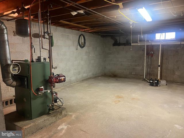 3183 BEDMINSTER RD, Ottsville, PA 18942