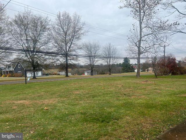 3183 BEDMINSTER RD, Ottsville, PA 18942