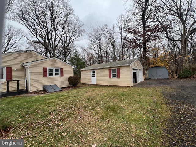 3183 BEDMINSTER RD, Ottsville, PA 18942