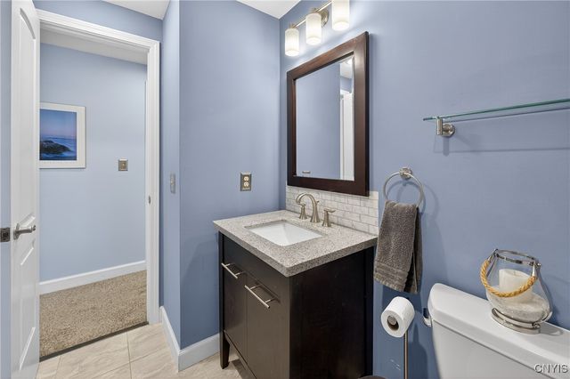 7797 Newhope West, Clay, NY 13090