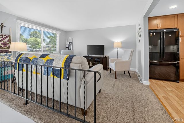 7797 Newhope West, Clay, NY 13090