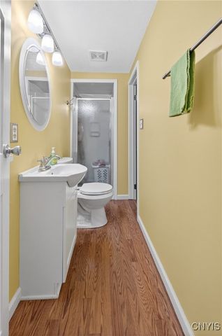7797 Newhope West, Clay, NY 13090