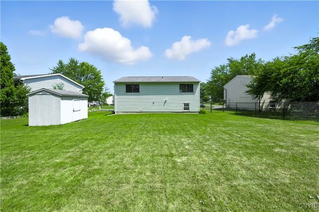 7797 Newhope West, Clay, NY 13090