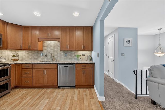 7797 Newhope West, Clay, NY 13090