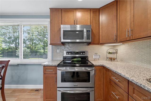 7797 Newhope West, Clay, NY 13090