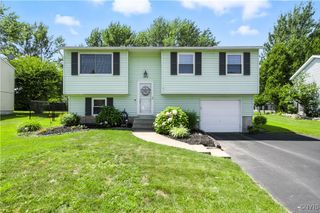 7797 Newhope, Clay, NY 13090