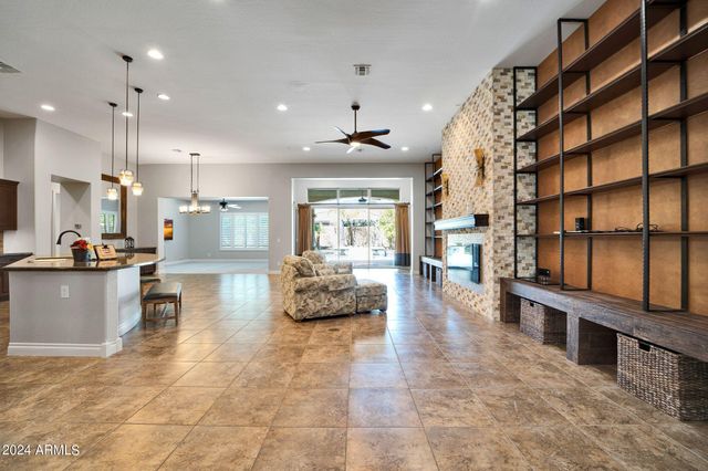 9378 W Via Montoya Drive, Peoria, AZ 85383