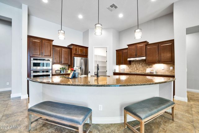 9378 W Via Montoya Drive, Peoria, AZ 85383