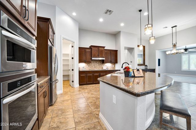 9378 W Via Montoya Drive, Peoria, AZ 85383