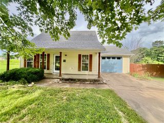 701 Tharp Avenue, Green Forest, AR 72638