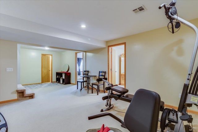 1327 Sierra Dr, Salina, KS 67401