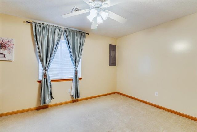 1327 Sierra Dr, Salina, KS 67401