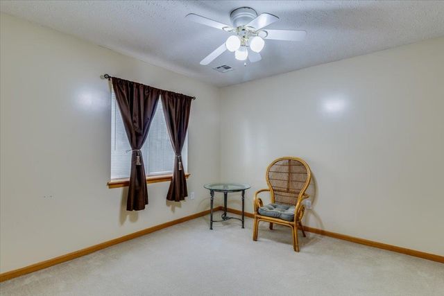 1327 Sierra Dr, Salina, KS 67401
