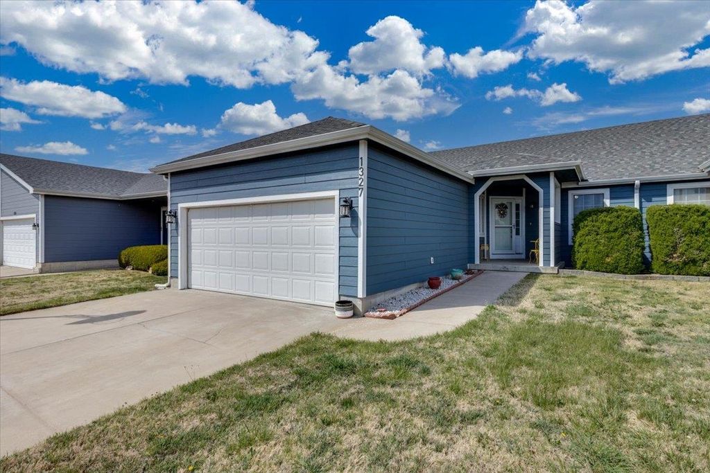 1327 Sierra Dr, Salina, KS 67401