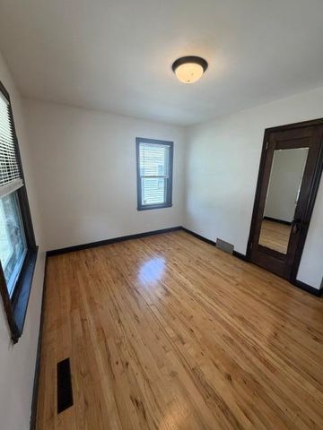 4558 Vincent Avenue N, Minneapolis, MN 55412