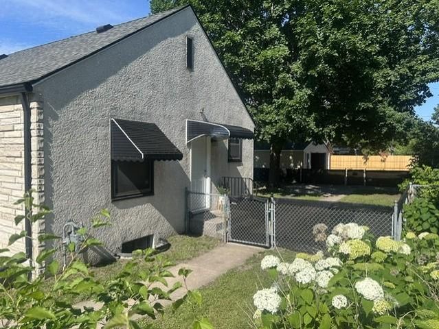4558 Vincent Avenue N, Minneapolis, MN 55412