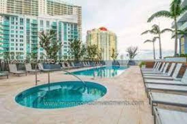 1300 Brickell Bay Dr 2412, Miami, FL 33131