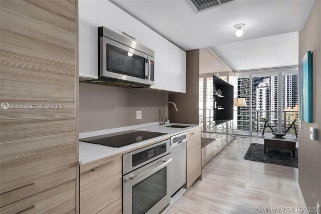 1300 Brickell Bay Dr 2412, Miami, FL 33131