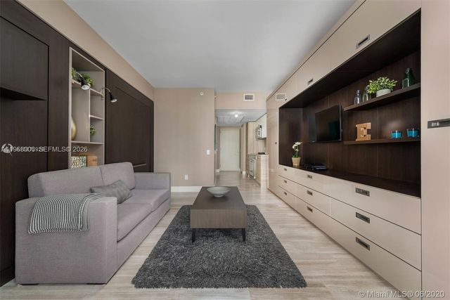 1300 Brickell Bay Dr 2412, Miami, FL 33131