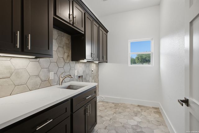 101 C Chisholm, Blanco, TX 78606