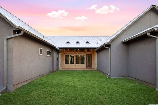 101 C Chisholm, Blanco, TX 78606