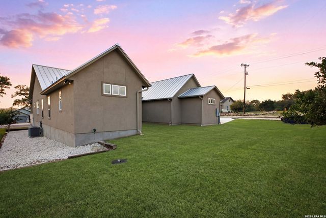 101 C Chisholm, Blanco, TX 78606