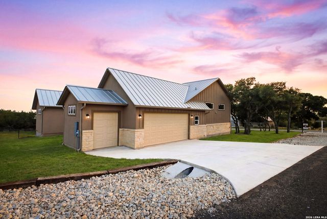 101 C Chisholm, Blanco, TX 78606