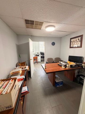 3957 N Normandy Avenue, Chicago, IL 60634