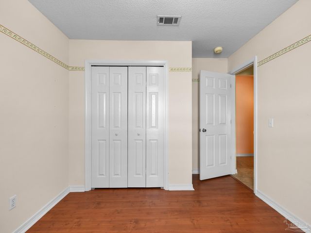 2948 Charter Oaks Ln, Pensacola, FL 32514