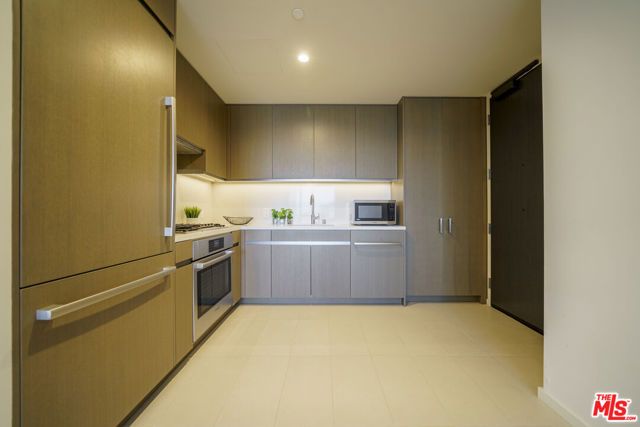 889 Francisco Street 2610, Los Angeles, CA 90017