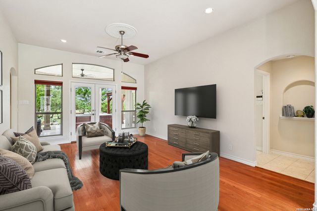 718 Park Shores, Canyon Lake, TX 78133