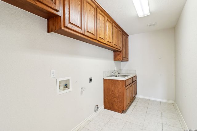 718 Park Shores, Canyon Lake, TX 78133