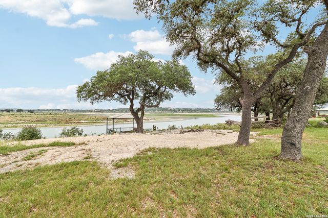 718 Park Shores, Canyon Lake, TX 78133