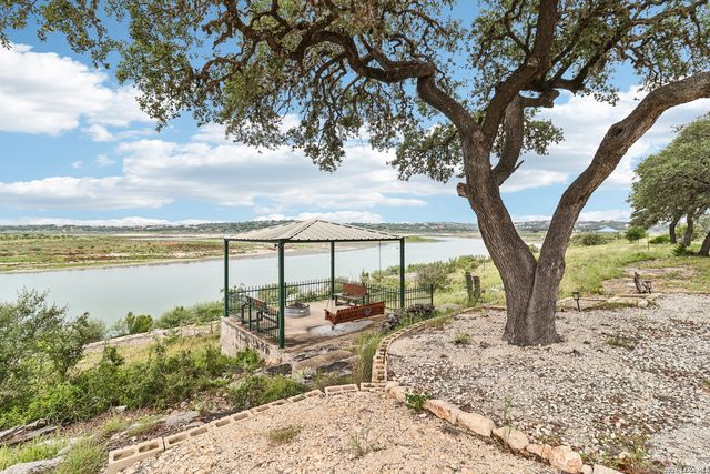 718 Park Shores, Canyon Lake, TX 78133
